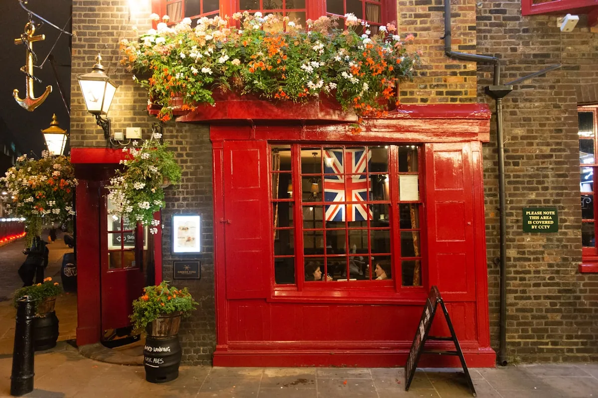 Snack — historic pub