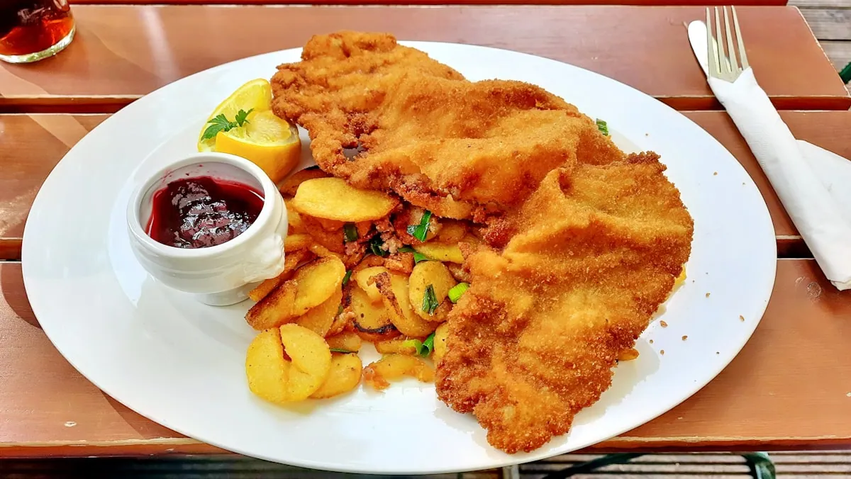 Lunch — Wiener Schnitzel